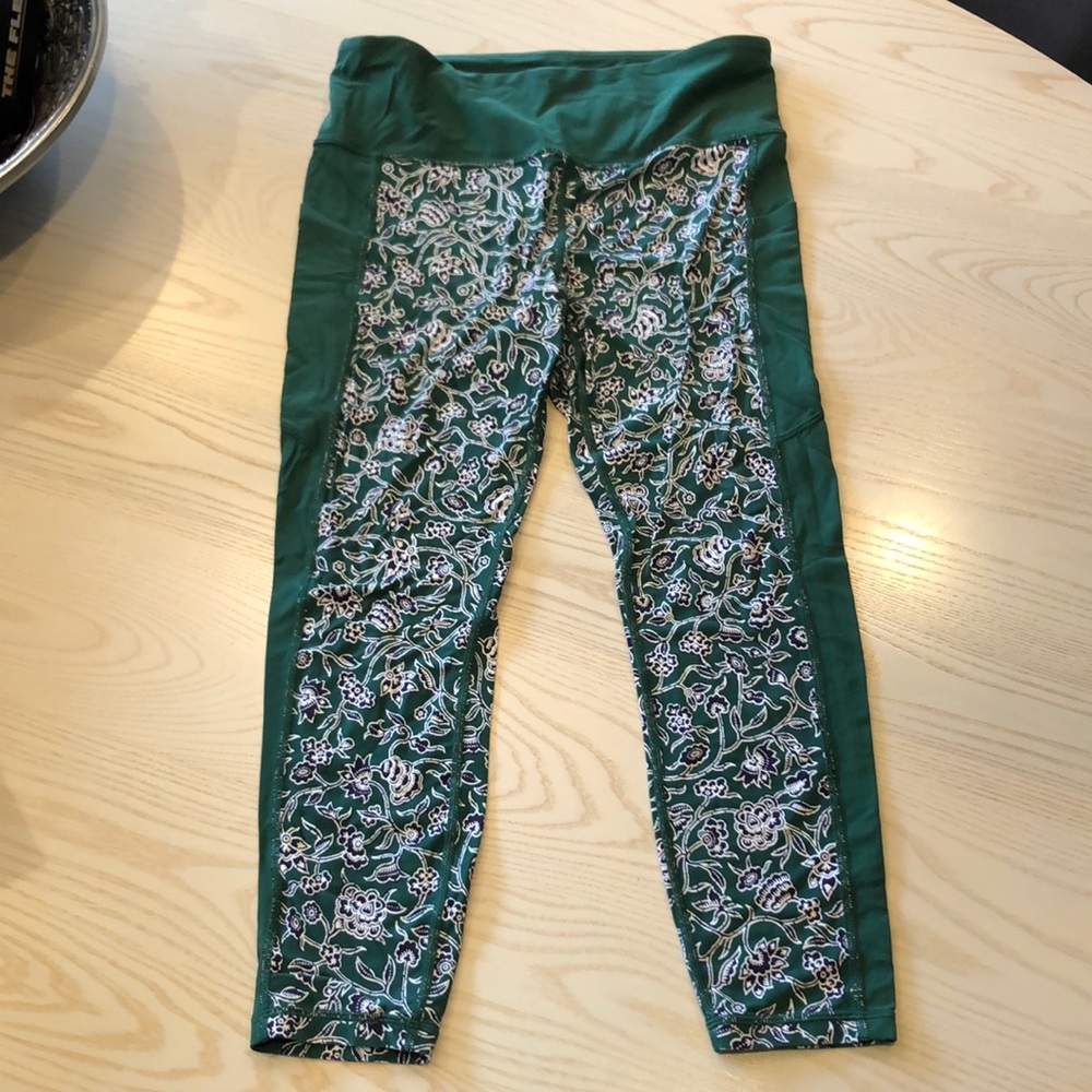Athleta blue and green paisley leggings